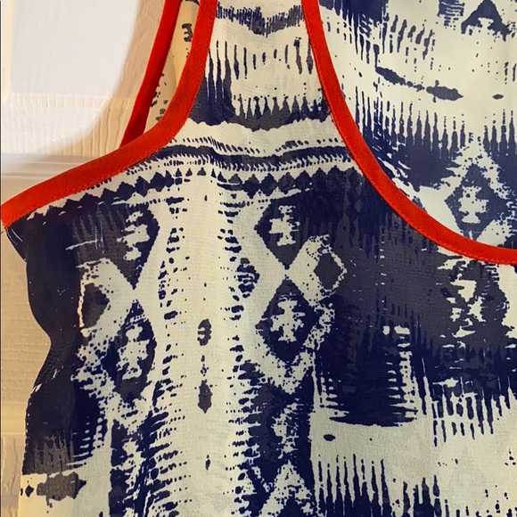 Sheer patterned sleeveless tunic - Picture 3 of 6